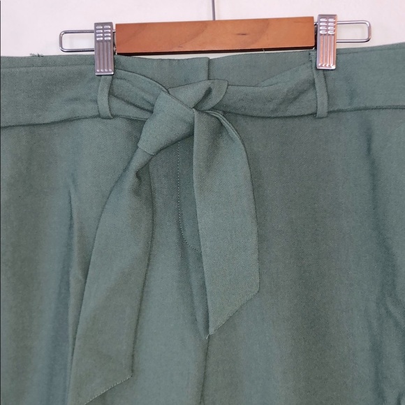Loft green dress pants size 6 - Picture 3 of 4